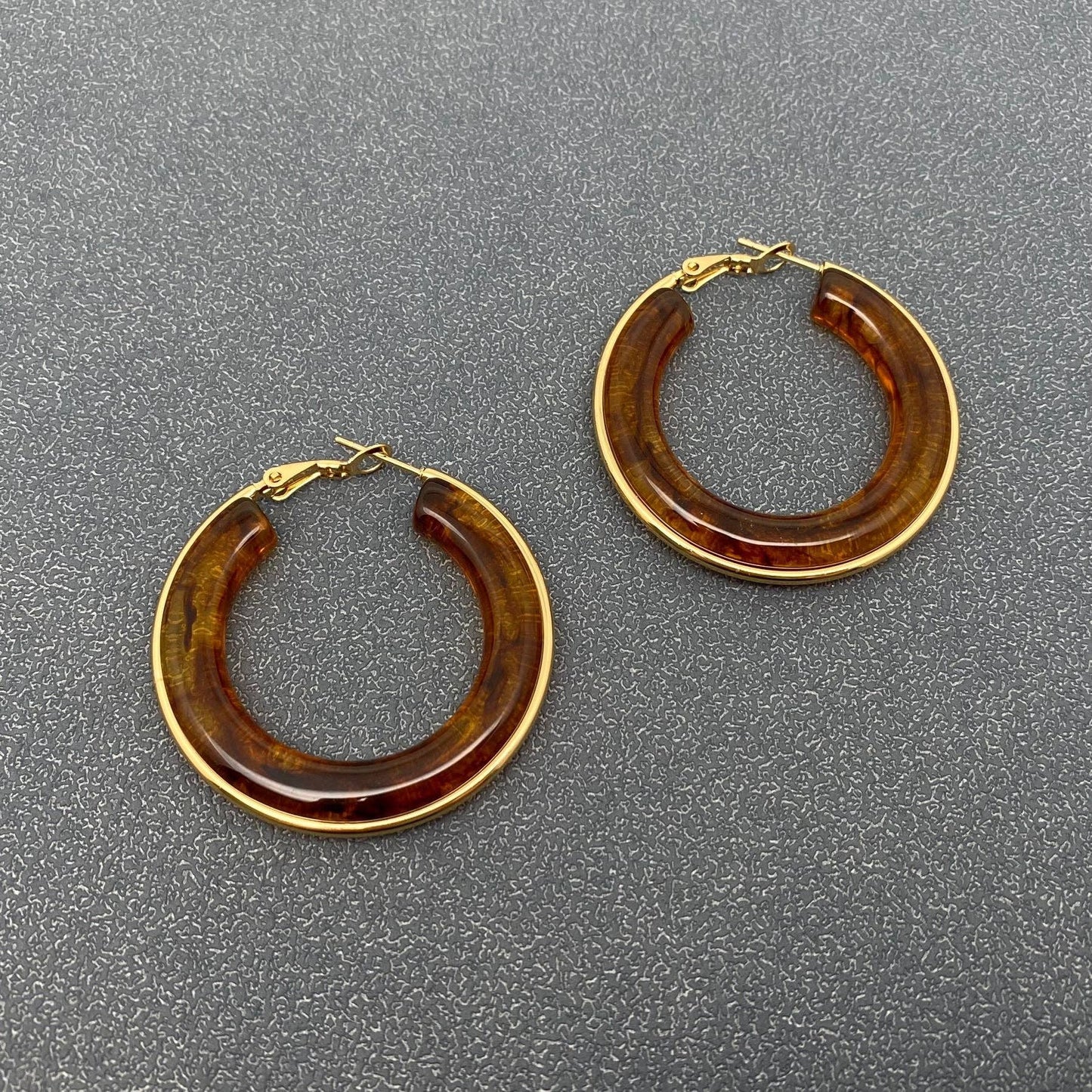 Cowboy Up Earring - Circle Resin Rod (18K Gold)