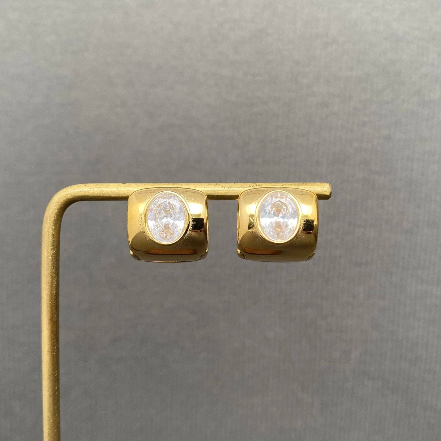 Bubble Diamond Huggie Earrings (18k gold)