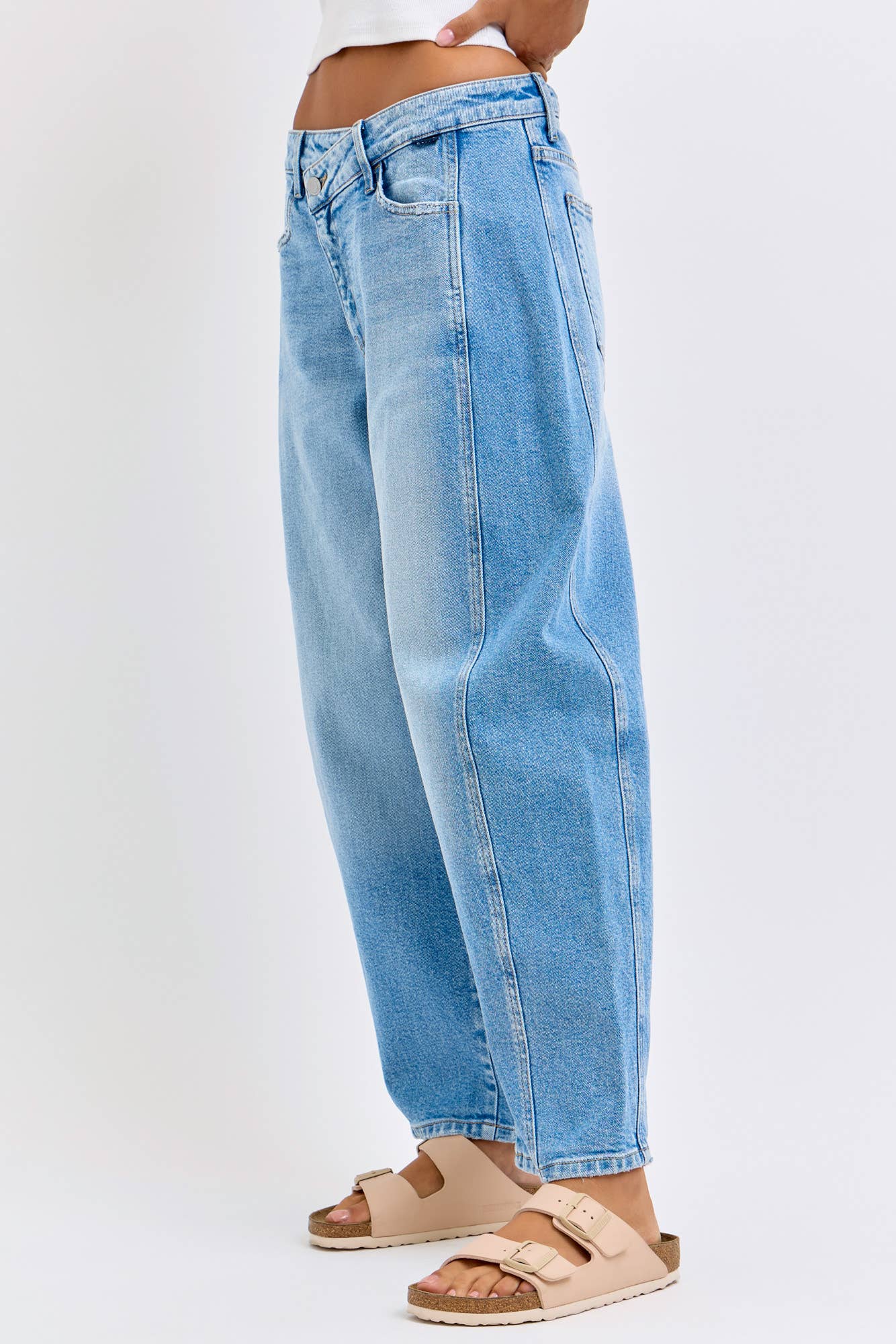Criss Cross Denim Barrel Jean