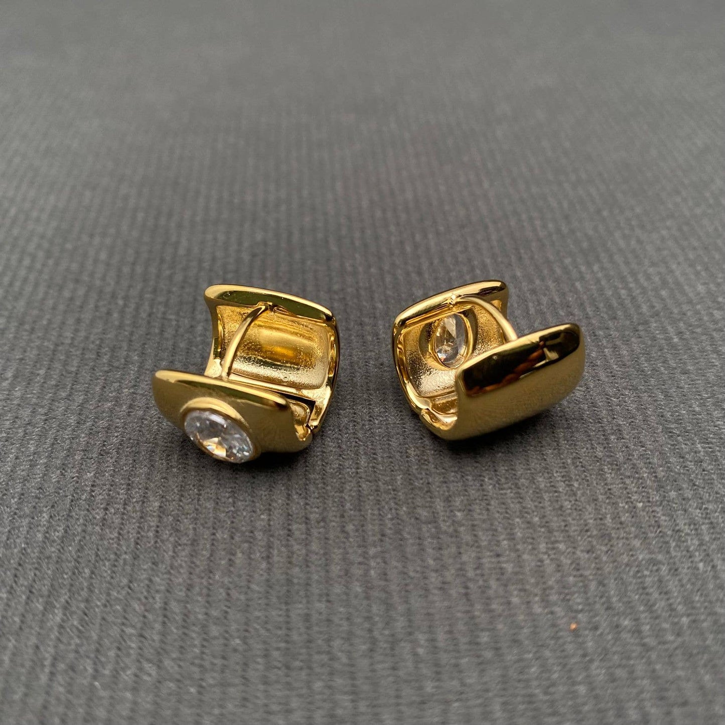 Bubble Diamond Huggie Earrings (18k gold)