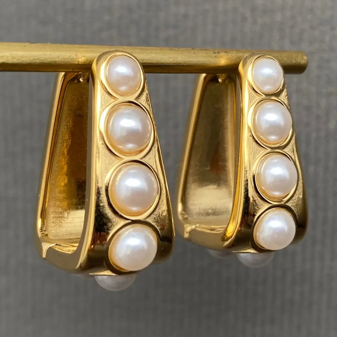 Pearl Inlaid 18K Gold Plated Earring