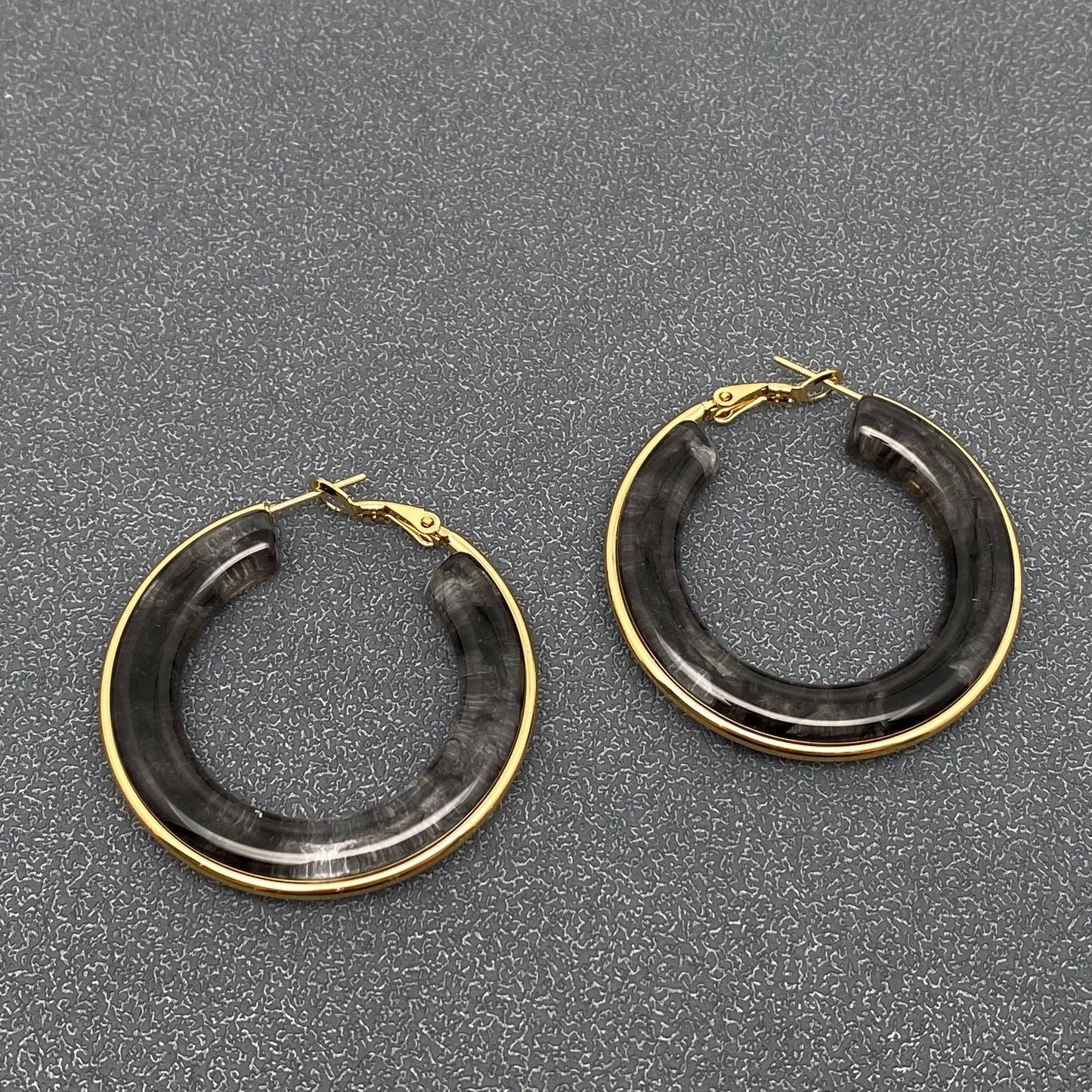 Cowboy Up Earring - Circle Resin Rod (18K Gold)