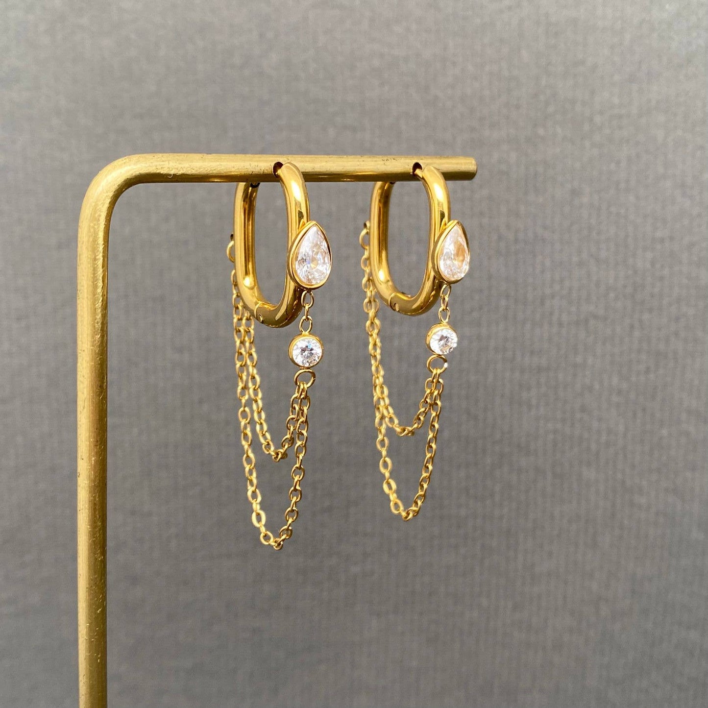 Layered To Perfection - chain gold earring (18k gold)